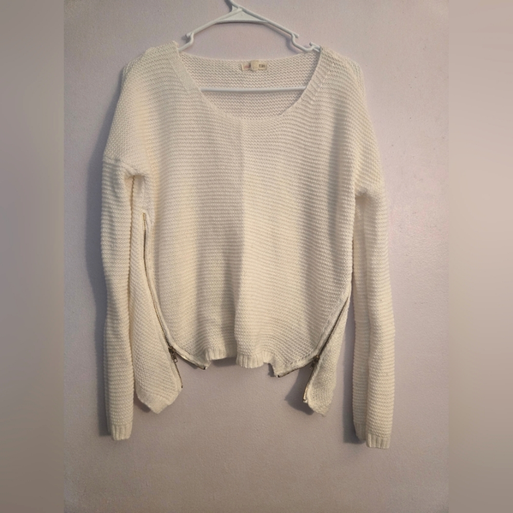 Cream Light Weight Knit Sweater with Side Zippers